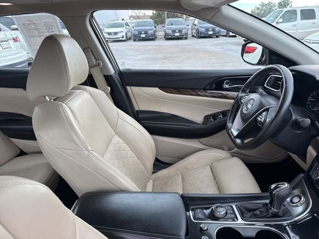 2017 Nissan Maxima Platinum