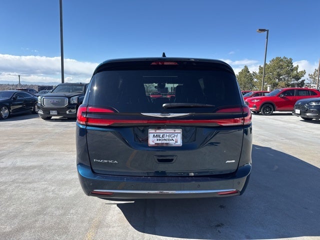 2025 Chrysler Pacifica Select