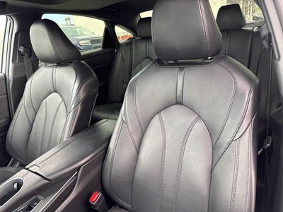 2022 Toyota Avalon Hybrid XLE Plus