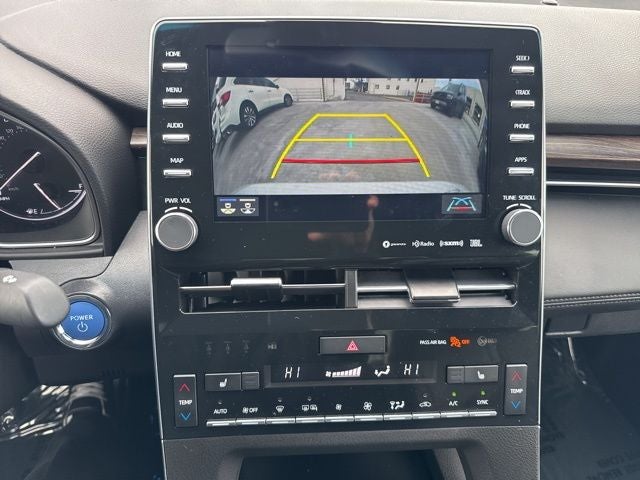 2022 Toyota Avalon Hybrid XLE Plus