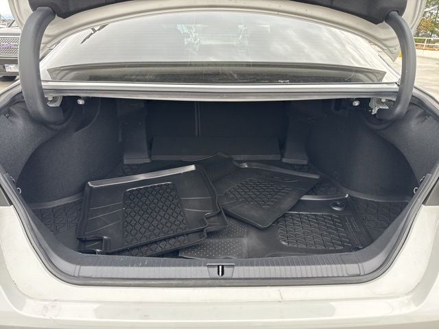 2022 Toyota Avalon Hybrid XLE Plus