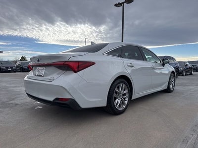 2022 Toyota Avalon Hybrid XLE Plus