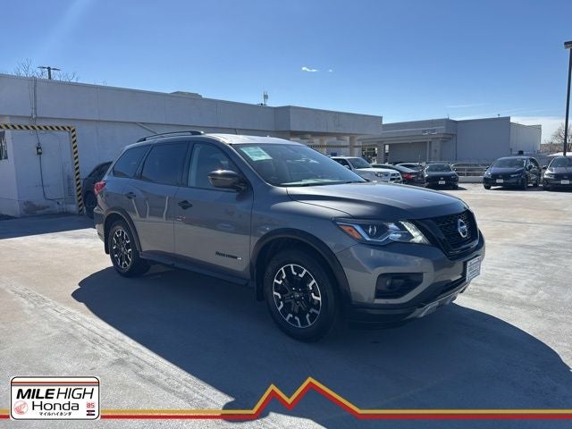 2020 Nissan Pathfinder SV