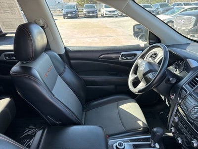 2020 Nissan Pathfinder SV