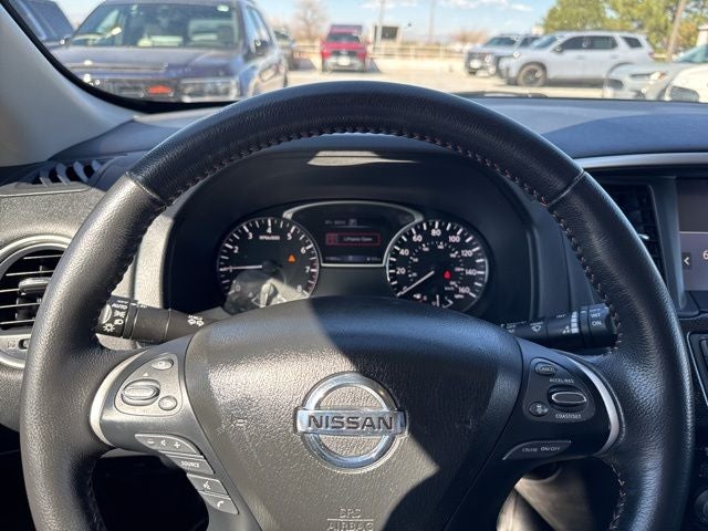 2020 Nissan Pathfinder SV