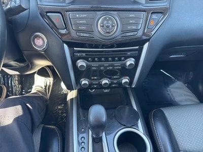 2020 Nissan Pathfinder SV