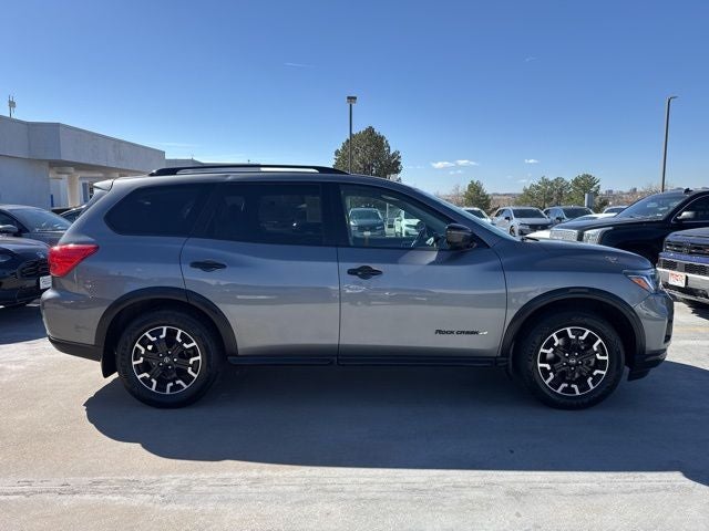 2020 Nissan Pathfinder SV