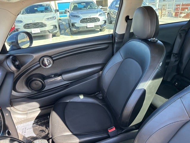 2016 MINI Cooper Base